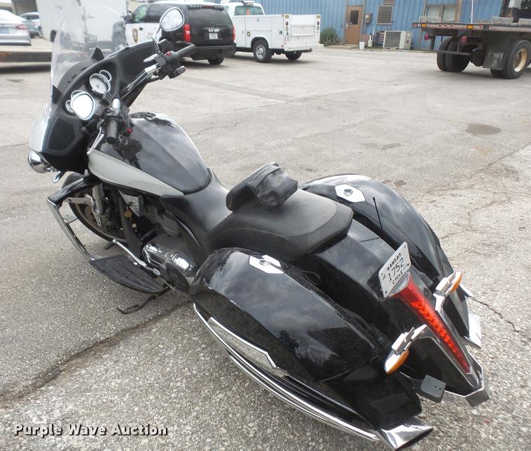 image for item DC9152 2011 Victory motorcycle