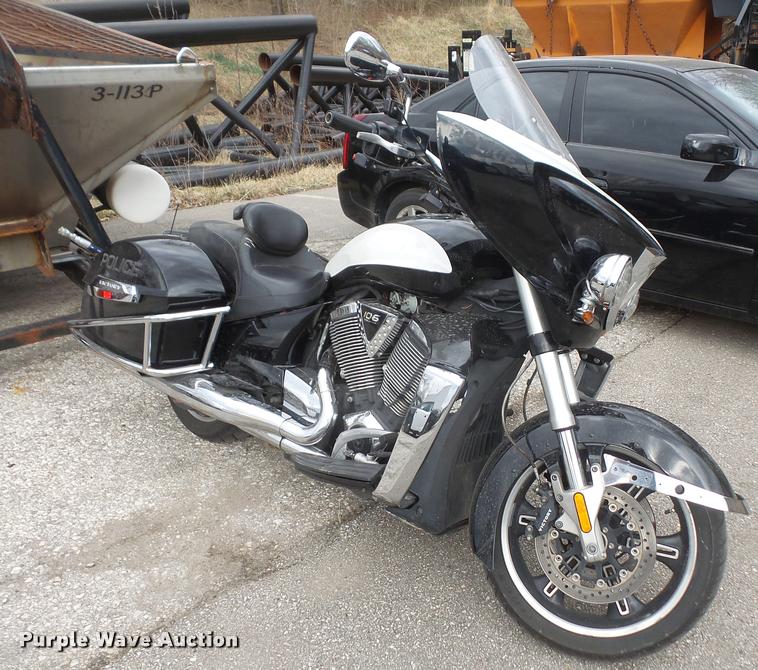 image for item DC9152 2011 Victory motorcycle