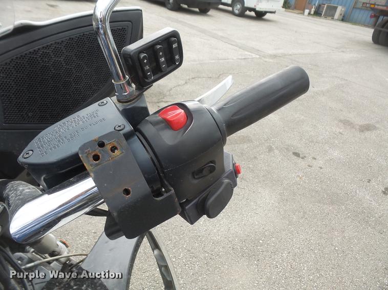 image for item DC9152 2011 Victory motorcycle