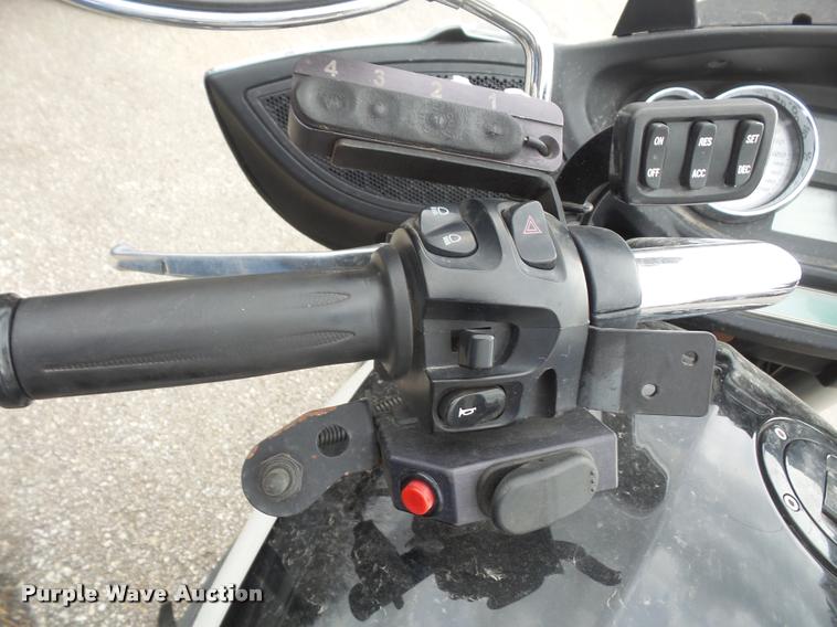 image for item DC9152 2011 Victory motorcycle