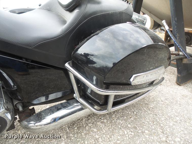 image for item DC9152 2011 Victory motorcycle