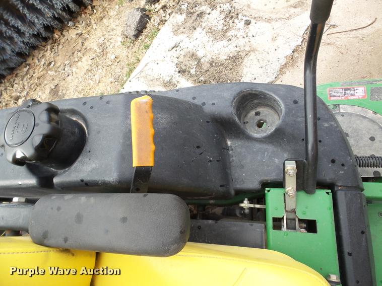 image for item DF9659 John Deere 757 ZTrak lawn mower