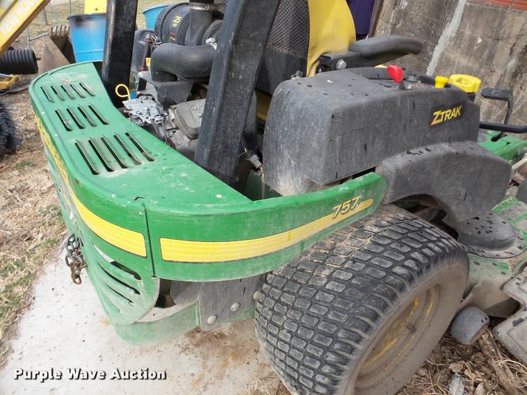 image for item DF9659 John Deere 757 ZTrak lawn mower