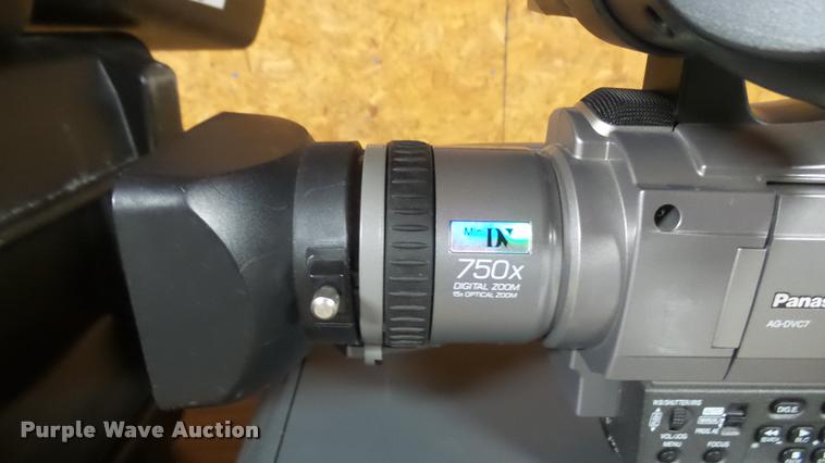 image for item DQ9869 (3) Panasonic AG-DVC7 Mini DV camcorders