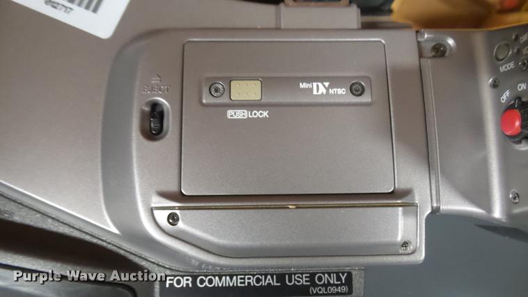 image for item DQ9869 (3) Panasonic AG-DVC7 Mini DV camcorders