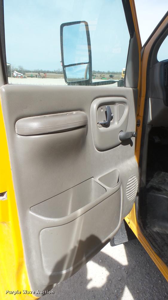 image for item DS9185 1999 Chevrolet Express 3500 Cargo school bus