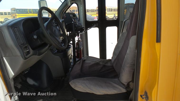 image for item DS9185 1999 Chevrolet Express 3500 Cargo school bus