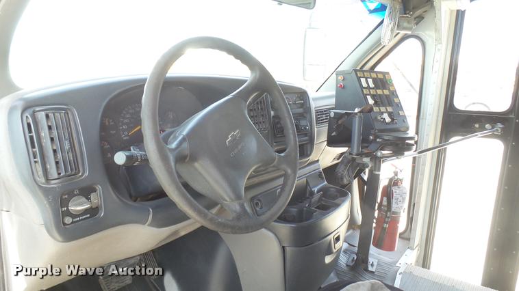 image for item DS9185 1999 Chevrolet Express 3500 Cargo school bus