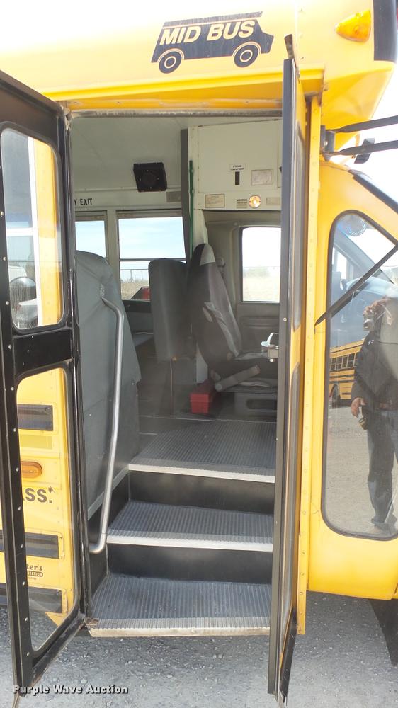 image for item DS9185 1999 Chevrolet Express 3500 Cargo school bus