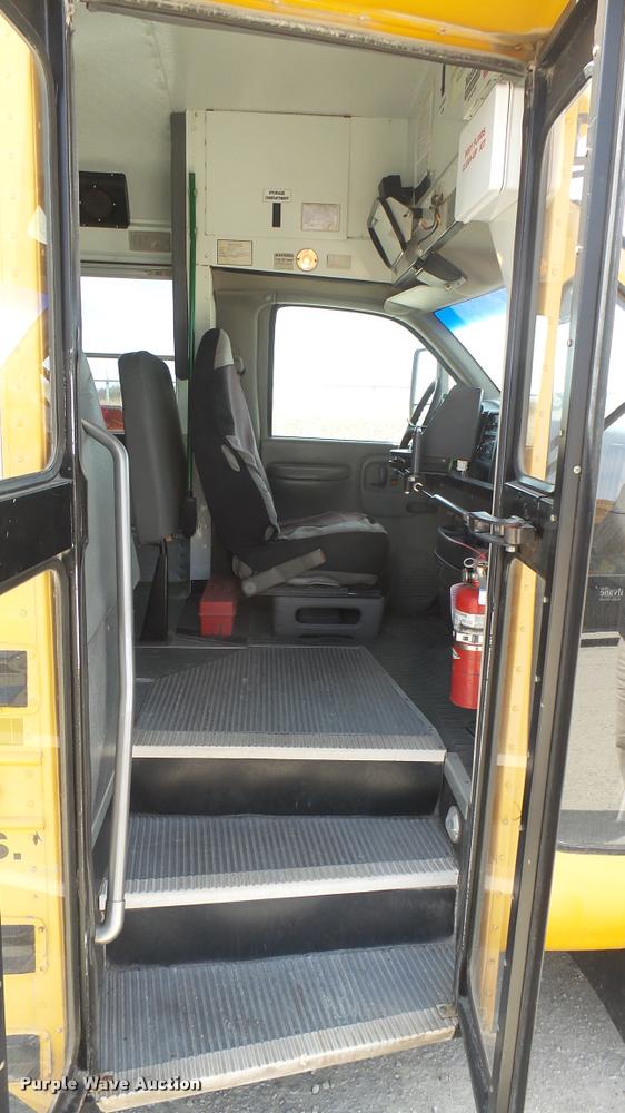 image for item DS9185 1999 Chevrolet Express 3500 Cargo school bus