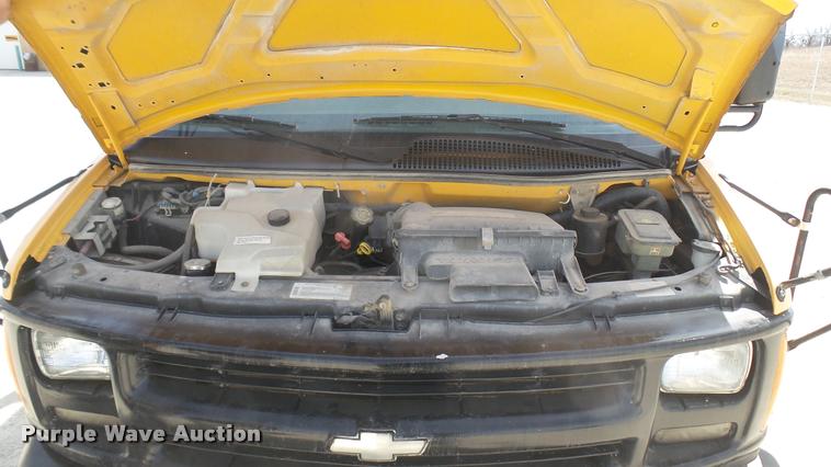 image for item DS9185 1999 Chevrolet Express 3500 Cargo school bus