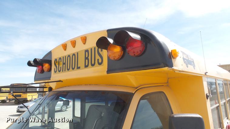 image for item DS9185 1999 Chevrolet Express 3500 Cargo school bus