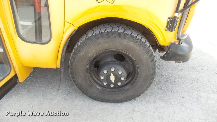 image for item DS9185 1999 Chevrolet Express 3500 Cargo school bus