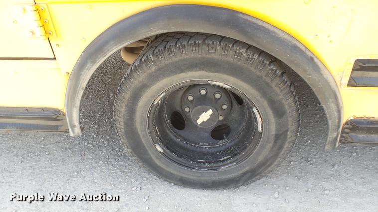 image for item DS9185 1999 Chevrolet Express 3500 Cargo school bus