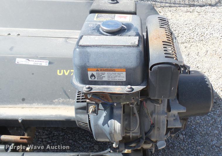 image for item DS9188 John Deere UV72 street broom