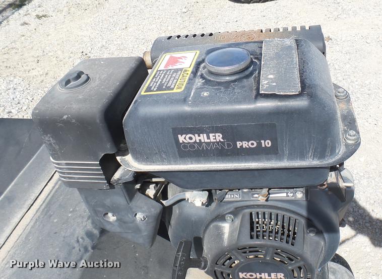 image for item DS9188 John Deere UV72 street broom