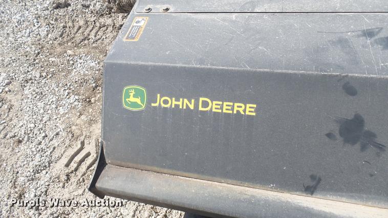 image for item DS9188 John Deere UV72 street broom