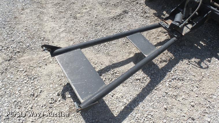 image for item DS9188 John Deere UV72 street broom