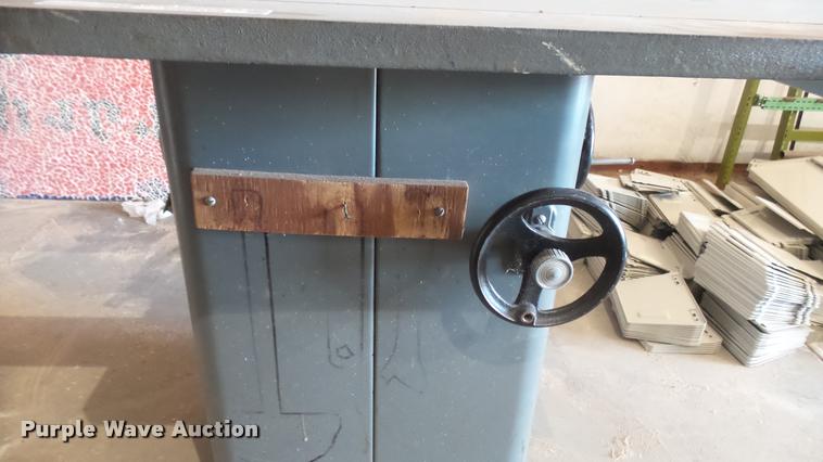 image for item DS9196 Rockwell/Delta table saw