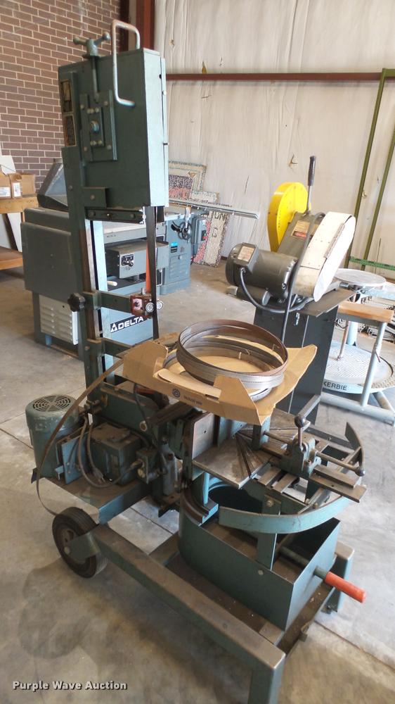 image for item DS9198 Ellis Mitre bandsaw