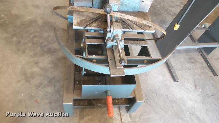 image for item DS9198 Ellis Mitre bandsaw