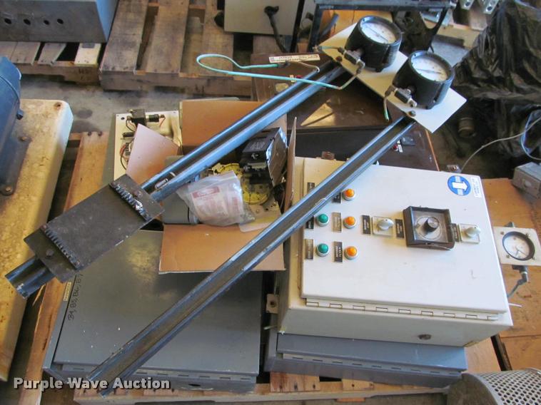 image for item DT9237 Electrical components