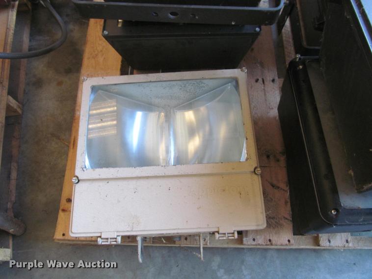 image for item DT9242 (7) Hubbell sodium lights