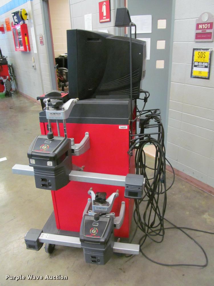 image for item DT9650 Hunter P611 alignment machine