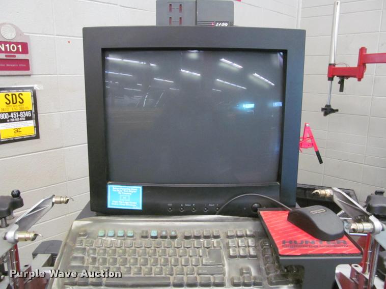 image for item DT9650 Hunter P611 alignment machine