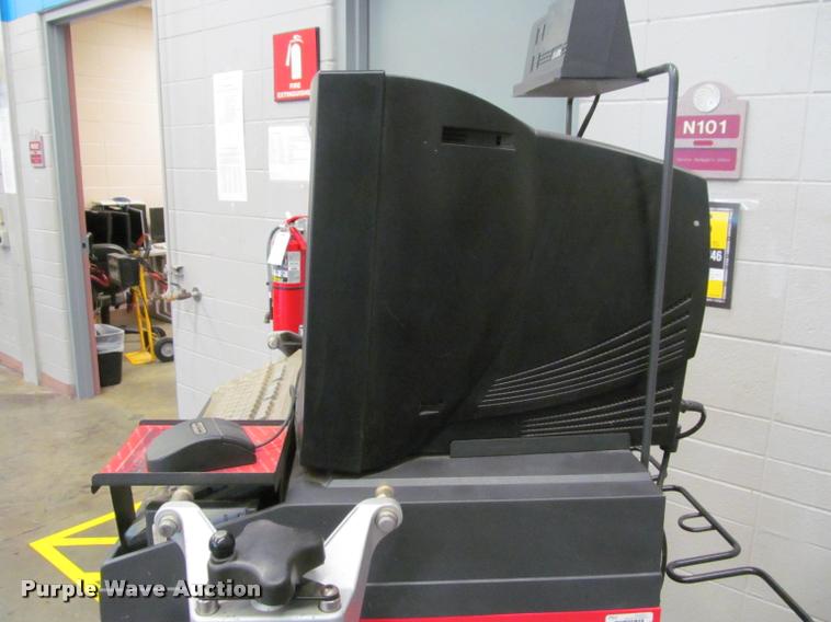 image for item DT9650 Hunter P611 alignment machine