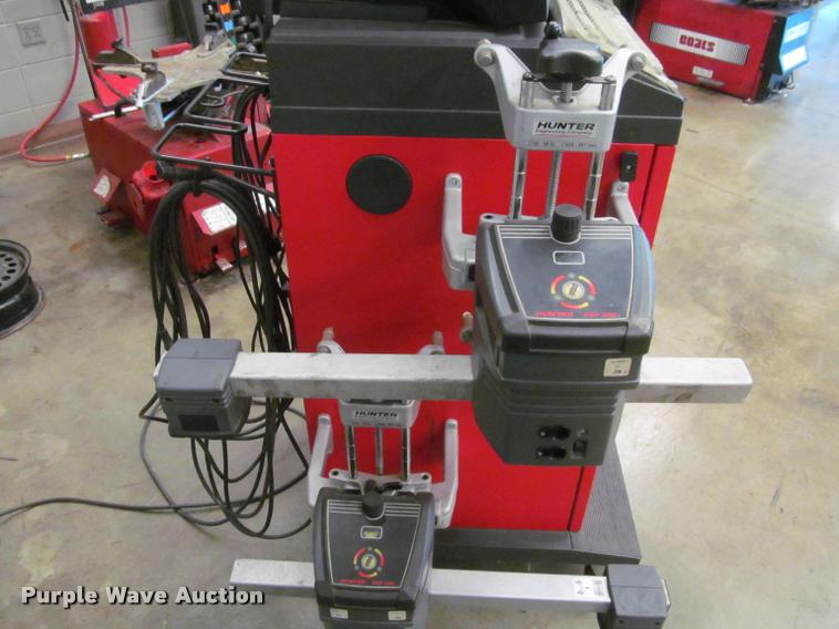 image for item DT9650 Hunter P611 alignment machine