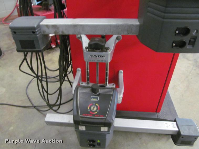 image for item DT9650 Hunter P611 alignment machine