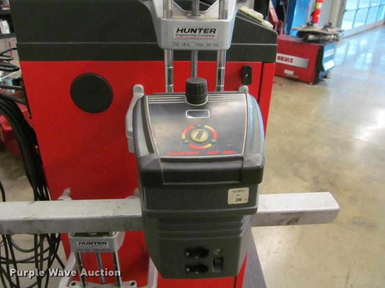 image for item DT9650 Hunter P611 alignment machine