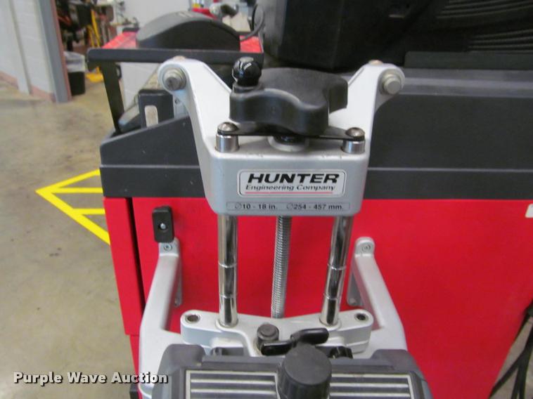 image for item DT9650 Hunter P611 alignment machine