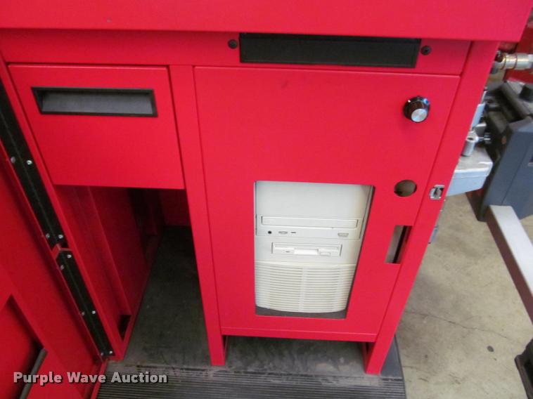 image for item DT9650 Hunter P611 alignment machine