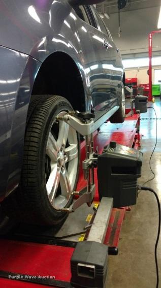 image for item DT9650 Hunter P611 alignment machine