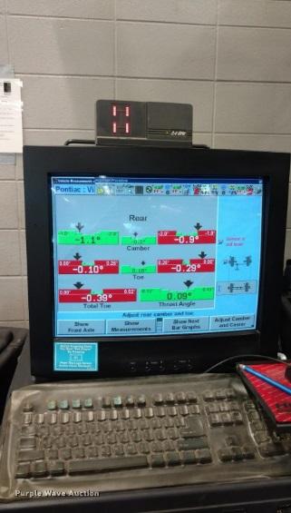 image for item DT9650 Hunter P611 alignment machine