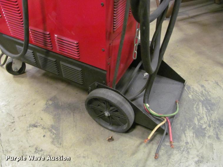 image for item DT9687 Lincoln Electric welder