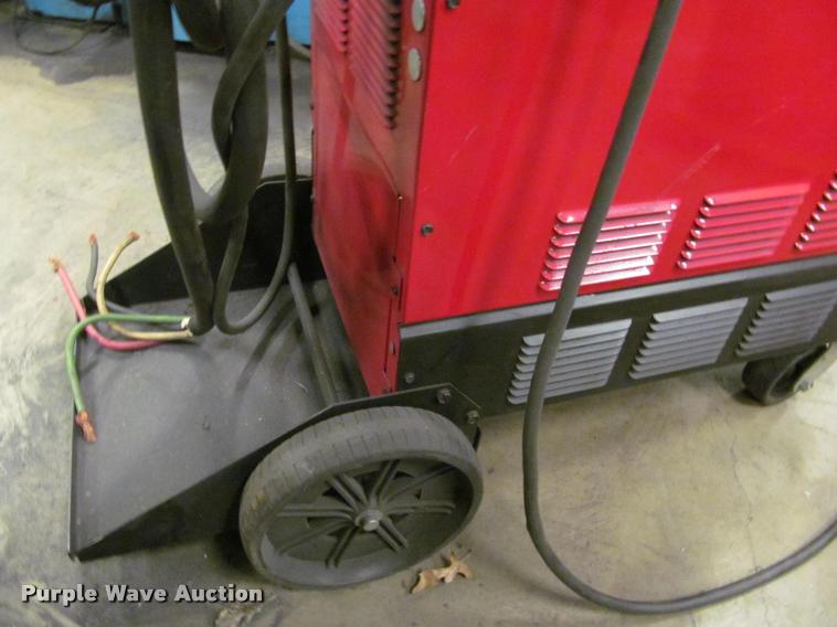 image for item DT9687 Lincoln Electric welder