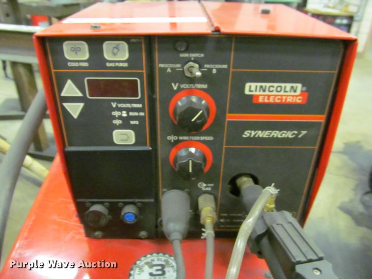 image for item DT9687 Lincoln Electric welder