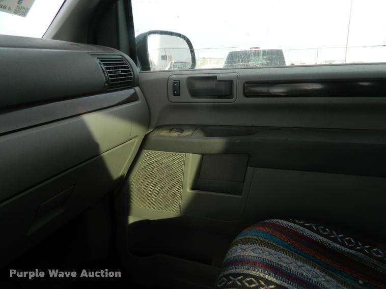 image for item J8809 2003 Ford Freestar van