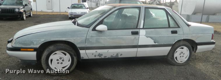 image for item J8810 1993 Chevrolet Corsica LT