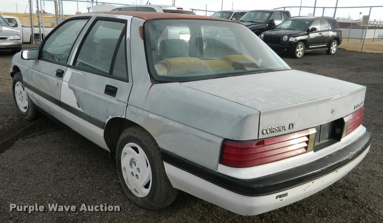 image for item J8810 1993 Chevrolet Corsica LT