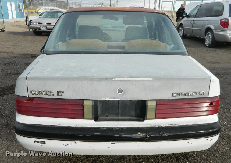 image for item J8810 1993 Chevrolet Corsica LT
