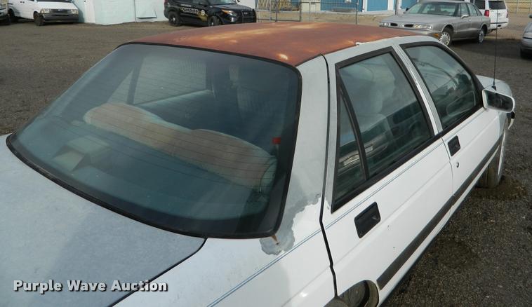 image for item J8810 1993 Chevrolet Corsica LT