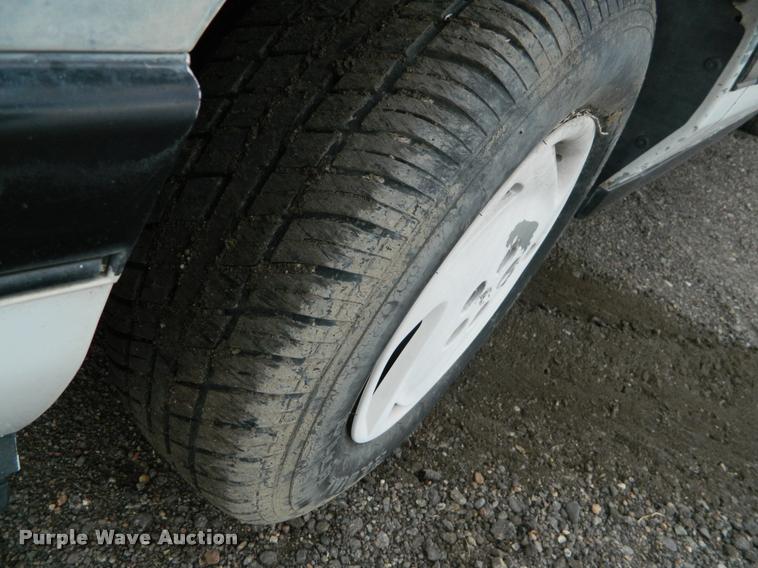 image for item J8810 1993 Chevrolet Corsica LT