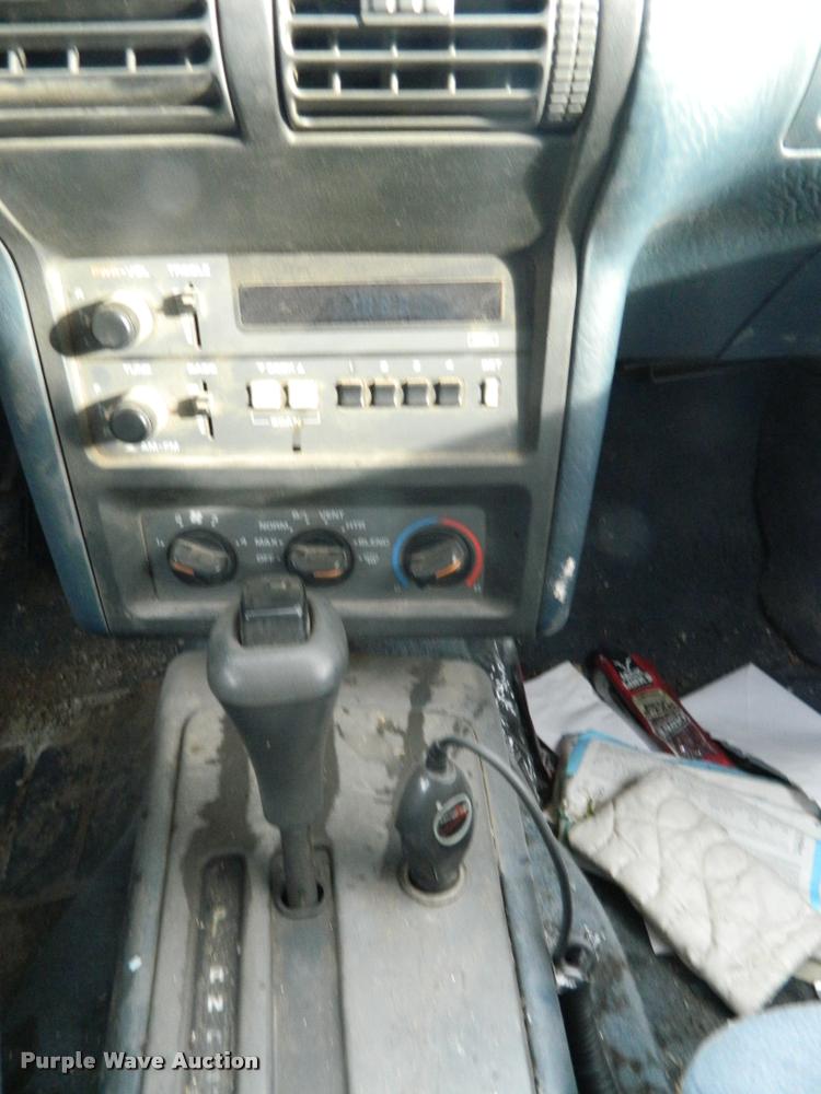 image for item J8810 1993 Chevrolet Corsica LT