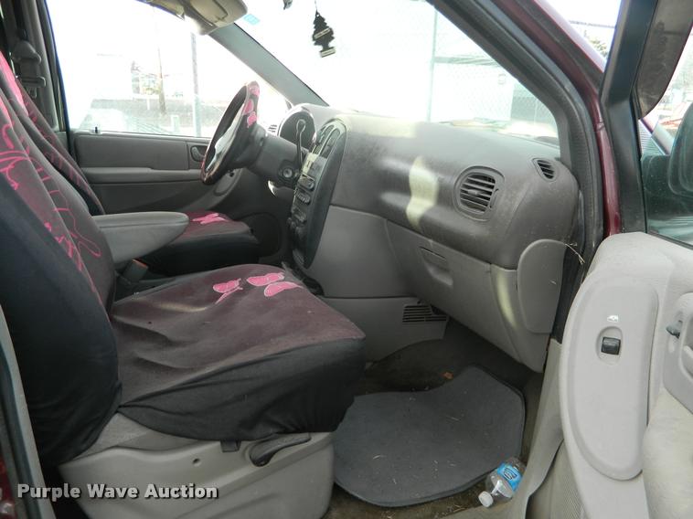image for item J8812 2003 Dodge Grand Caravan van