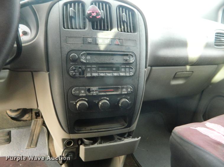 image for item J8812 2003 Dodge Grand Caravan van