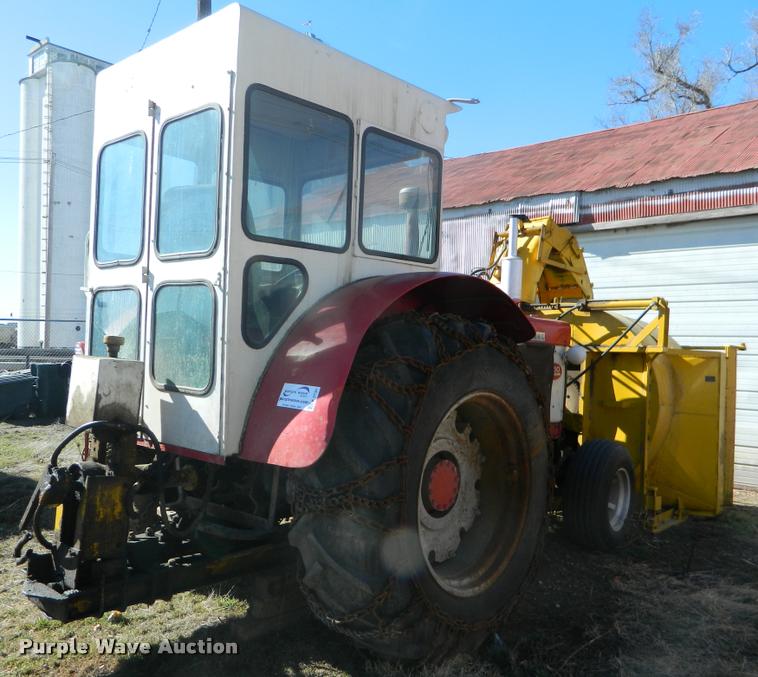 image for item K2730 1961 International 660 tractor